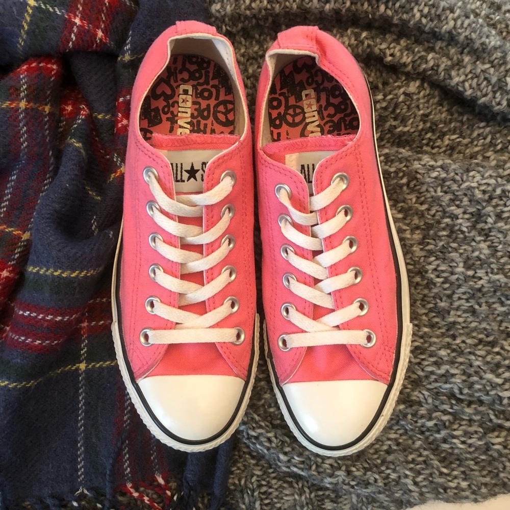 pink converse